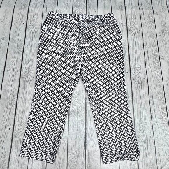 New York &Company 7th Avenue Suit Cropped Pants Size 8 - Picture 3 of 3